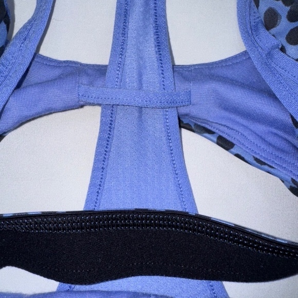 1042 lululemon All Sport Support Tank  - Size 4 - Lullaby Blue / Black - W1J88S - Picture 8 of 15